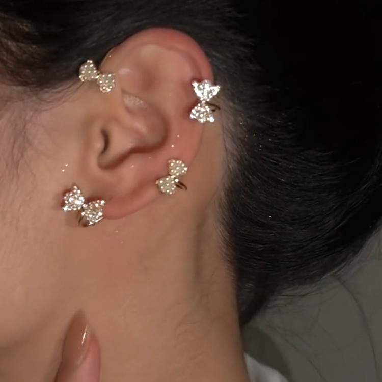 Small Pearl Bow With Cute Ear Clips