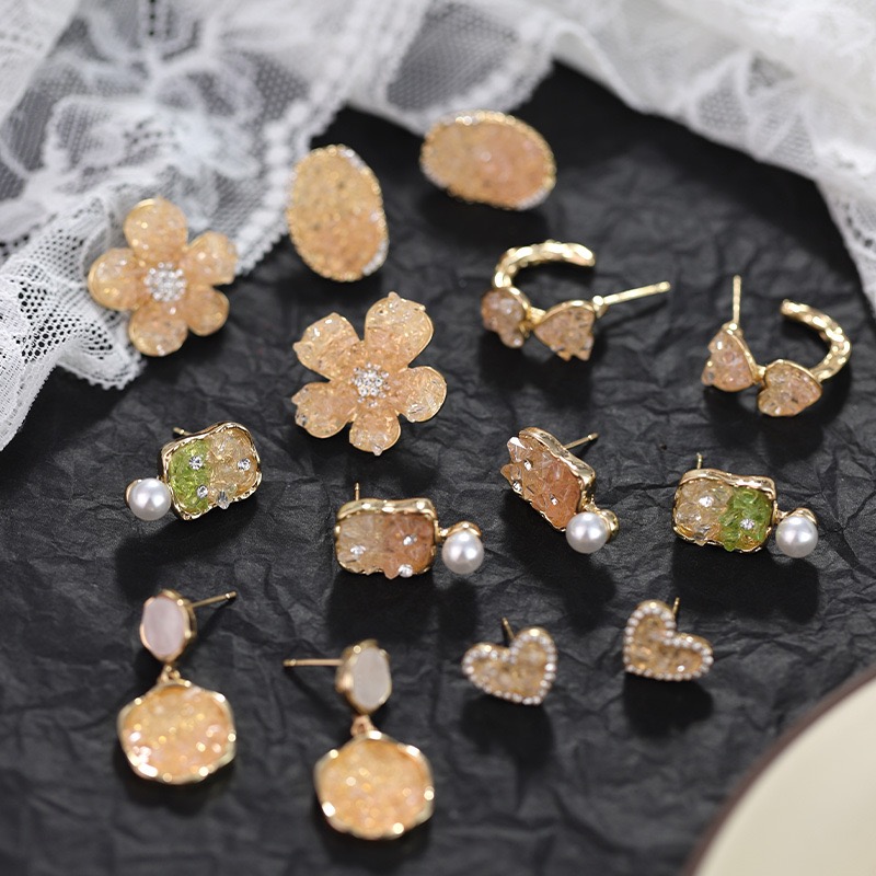 Sweet Gradient Butterfly Earrings Women  Floral Stud Earrings Elegant Geometric Jewelry
