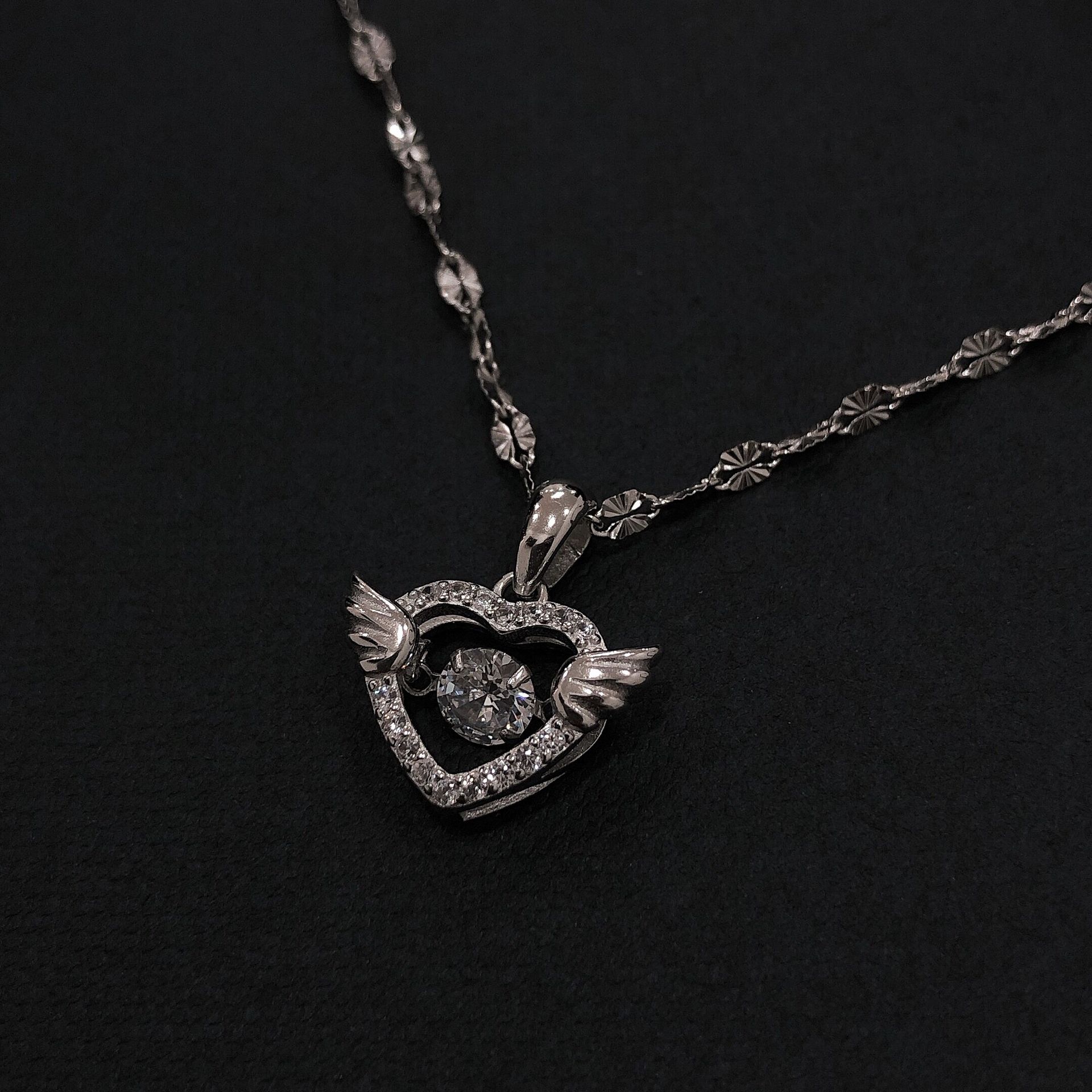 Title 4, Beating Heart S925 Sterling Silver Necklace Fem...