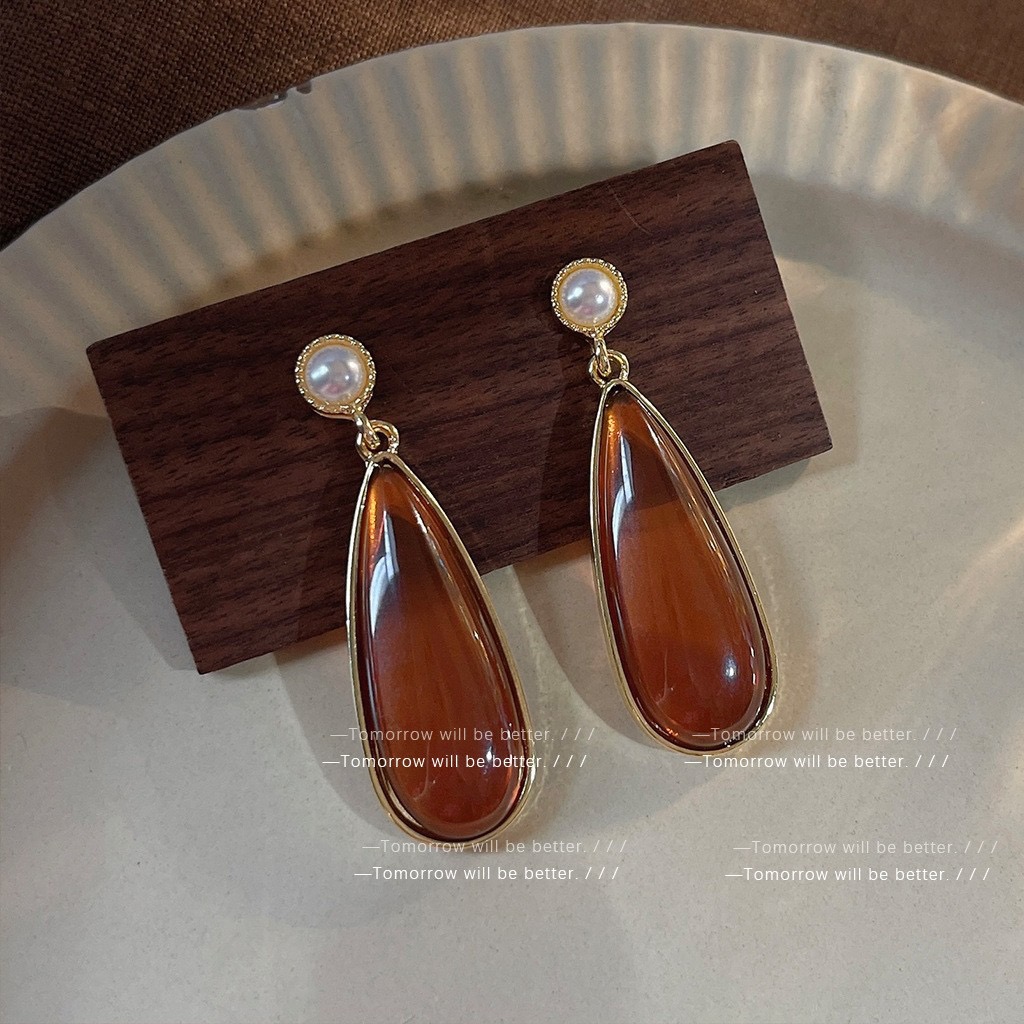 Retro Elegant Vintage Earrings Women Niche Design Stud Earrings Premium Fashion Fine Jewelry