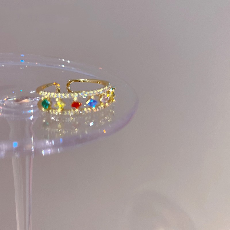 Small And Luxurious Colored Gemstone Ring
