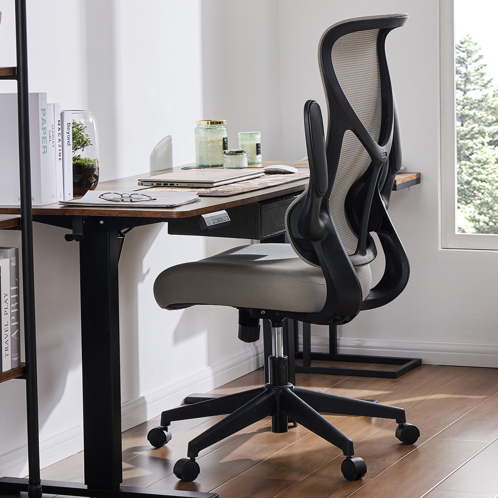 With Lumbar Support, Flip-up Arms, Breathable Mesh Back