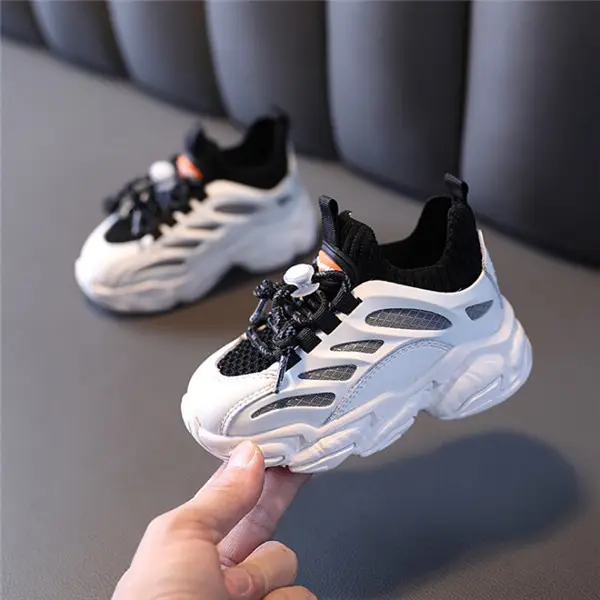 Boys' Sneakers Are Breathable And Fly Woven