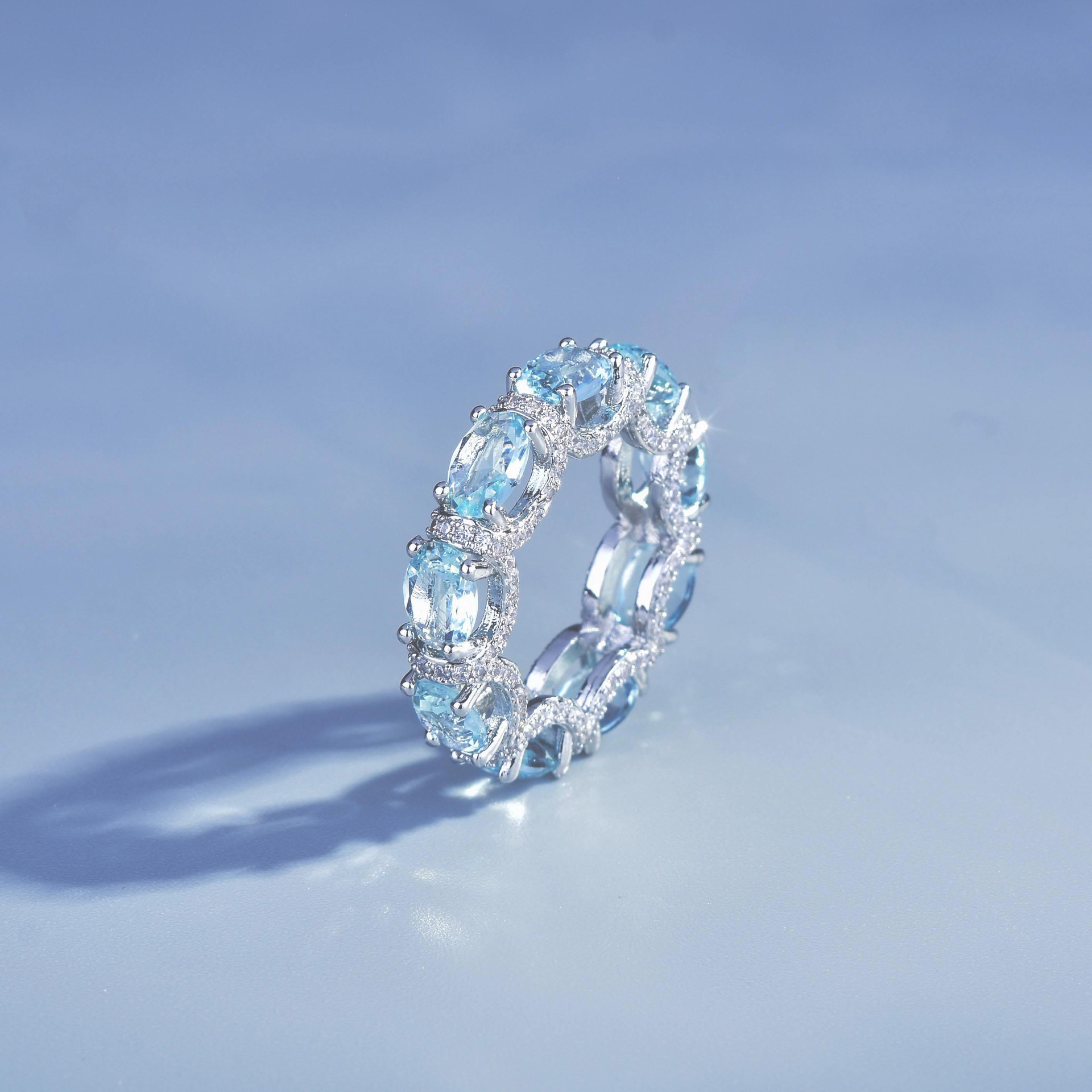 Bague Éternité Ovale Aquamarine — Élégance intemporelle - image 4