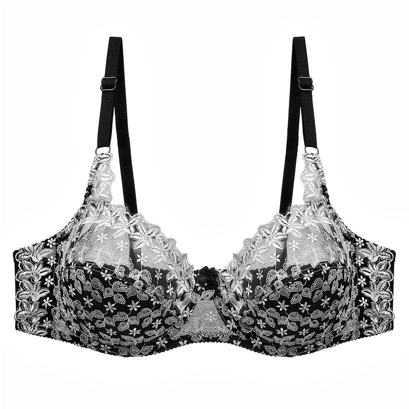 Title 4, Soutien-gorge fin en dentelle de nylon brodé. C...