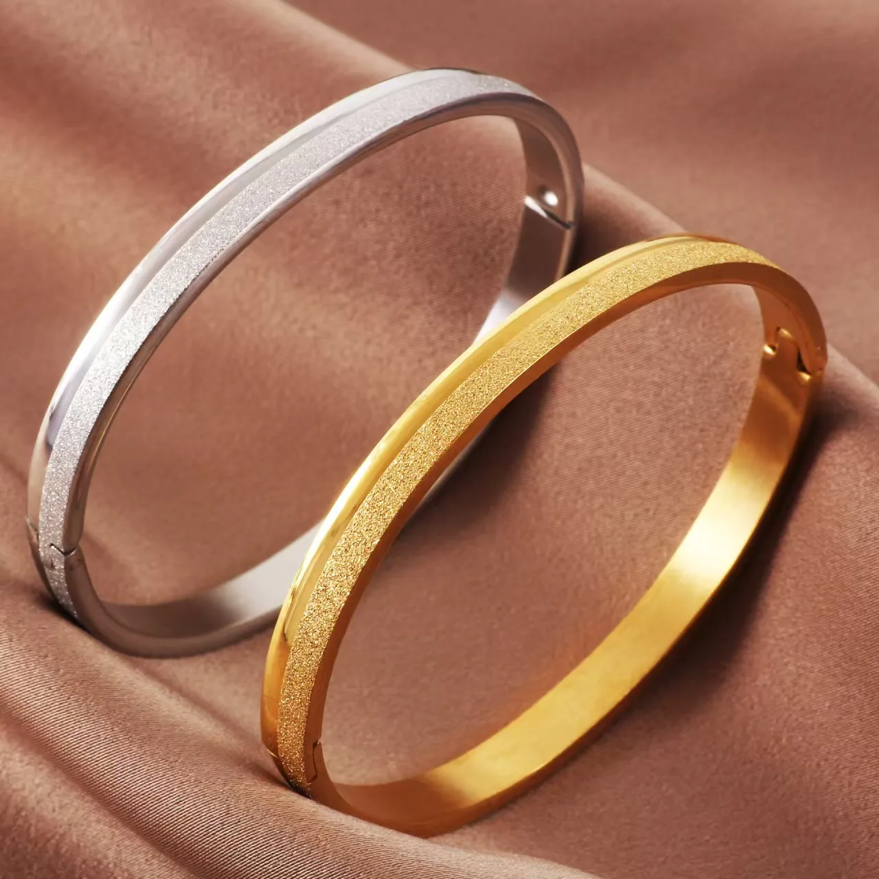 Stainless Steel Women's Buckle Bracelet