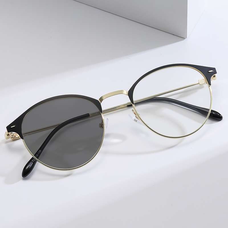 Title 4, Metal Round Eyeglass Frame Is Fashionable