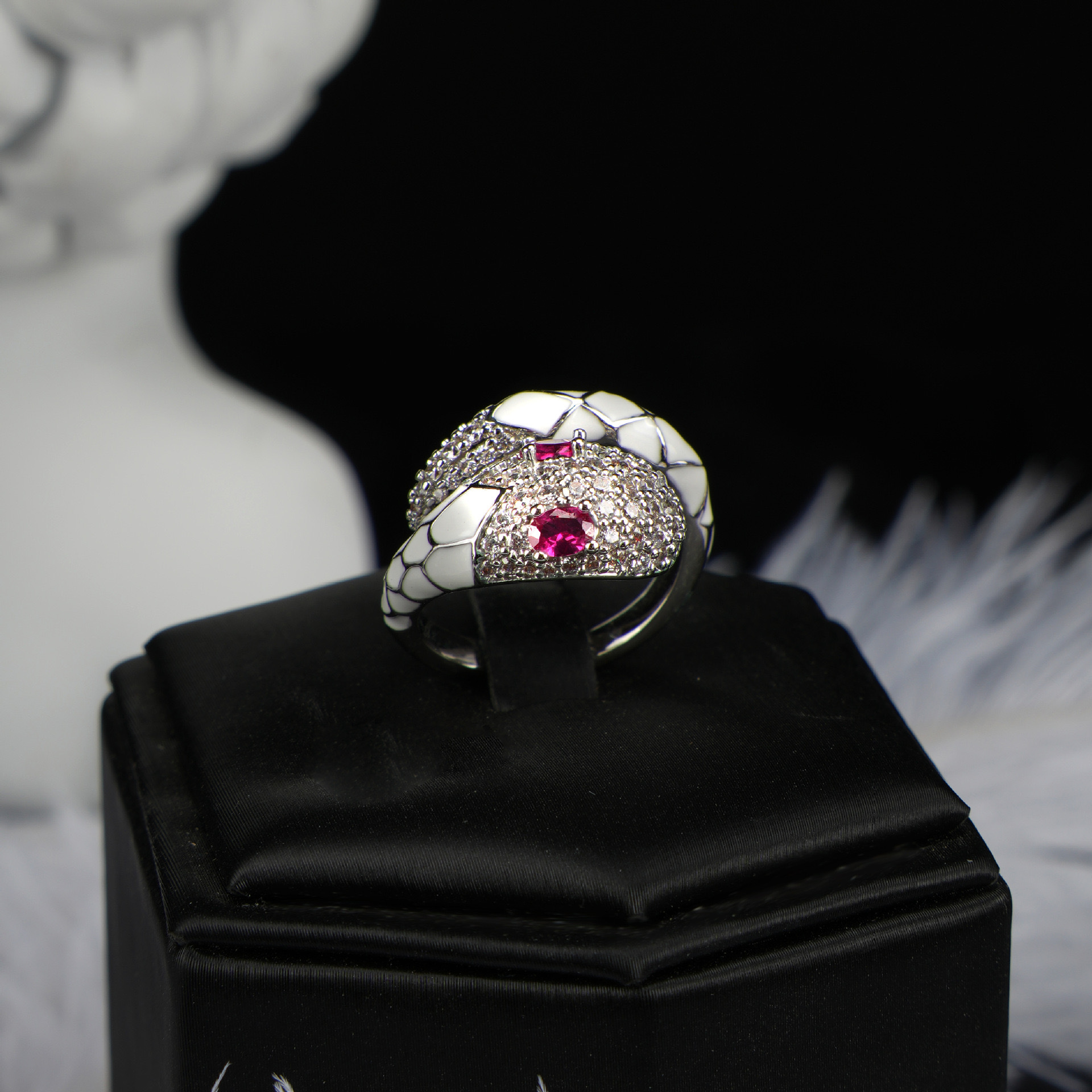 Ladies French Light Luxury Adjustable Ring 18K Gold Plated Copper Band