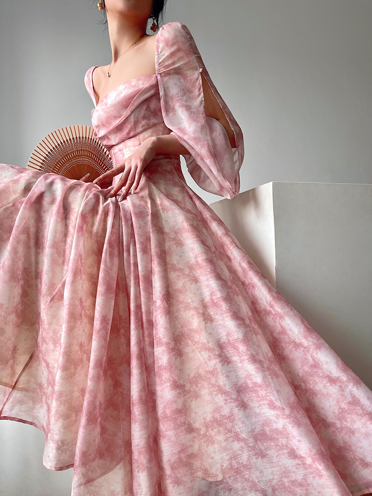 Tea Break Printed Waist Dress With Large Skirt