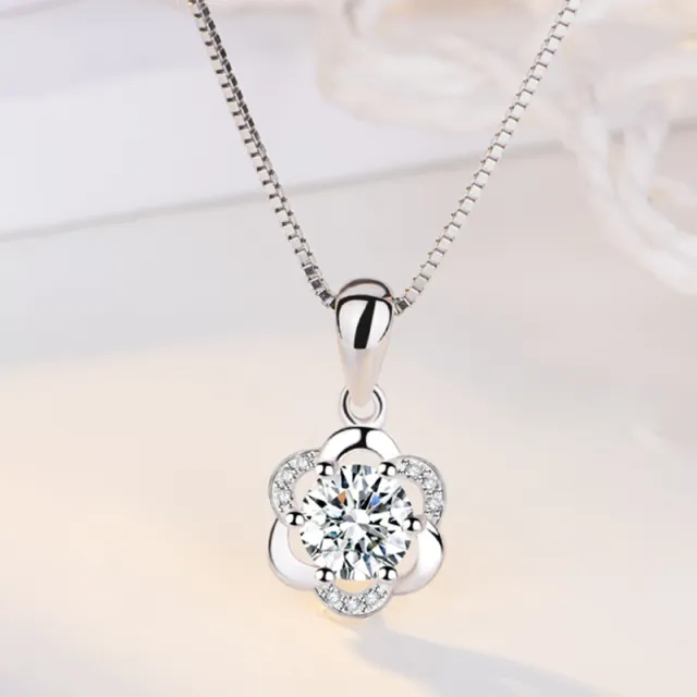 Female four leaf clover necklace pendant White A - Shop at LoveMi
