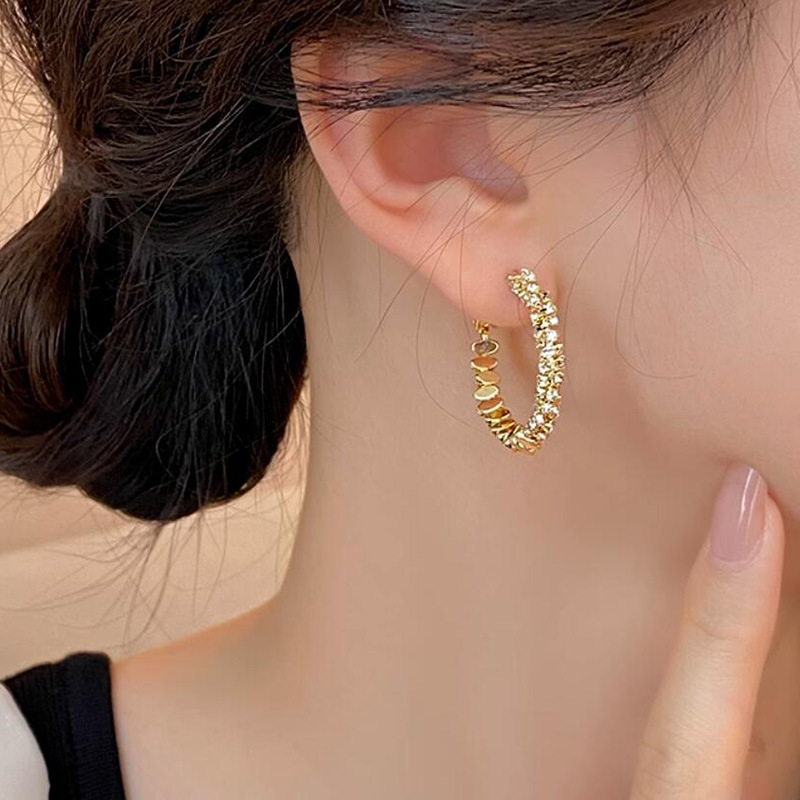 Naistele mõeldud kerge luksuslike kõrvaklambrite disain