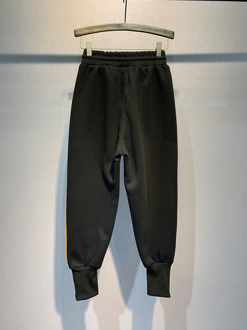 Title 4, Zippered European cargo trousers