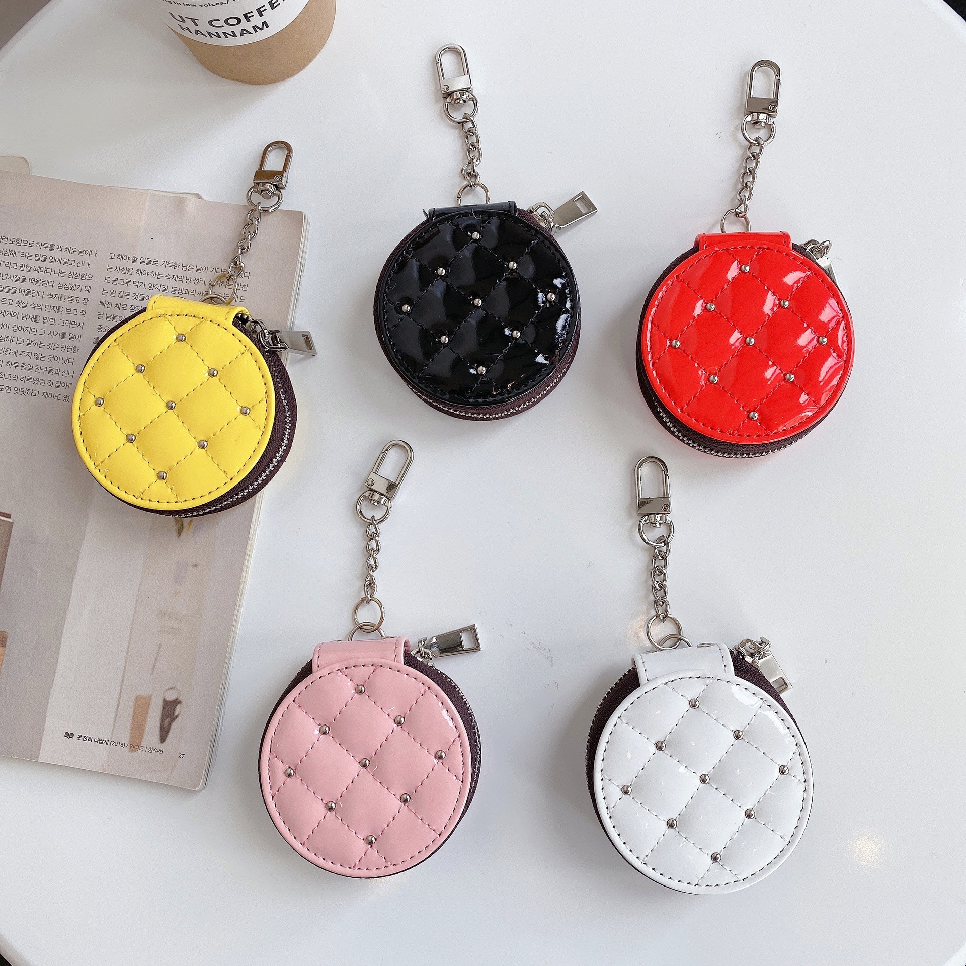 Bluetooth Earphone Protective Case Rivet Rhombus Chain Leather Case