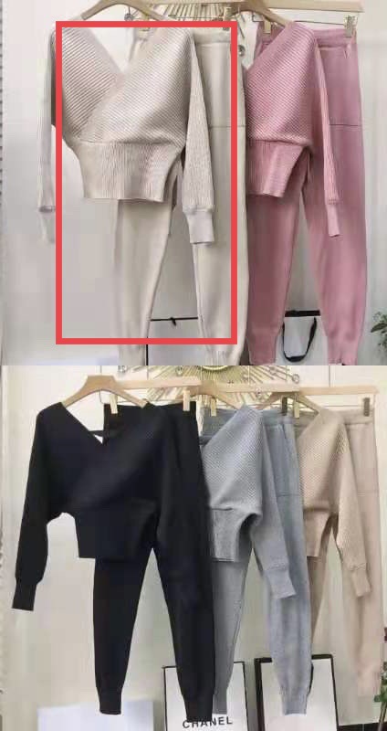 Skipped Shoulder Bat Sleeve V-neck Fashionable Knitting Sweater Two-piece Set