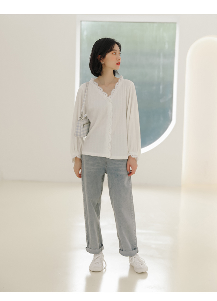 V Neck Design Shirt In Early Spring