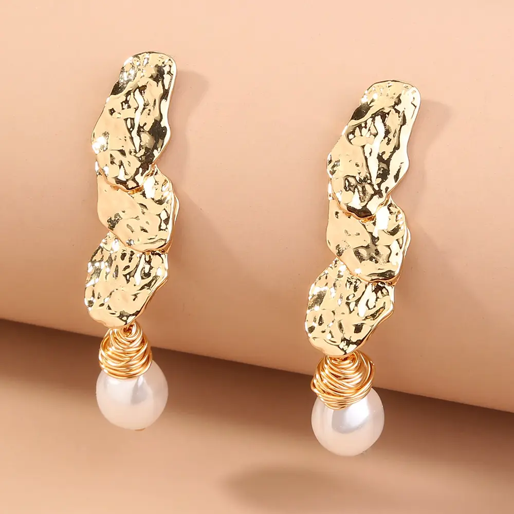 European and American fashion retro style special-shaped metal earrings factory wholesale ladies baroque pearl earrings