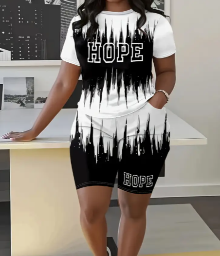 Women'S Two-Piece Set Featuring A Stylish Printed T-Shirt And Casual Shorts