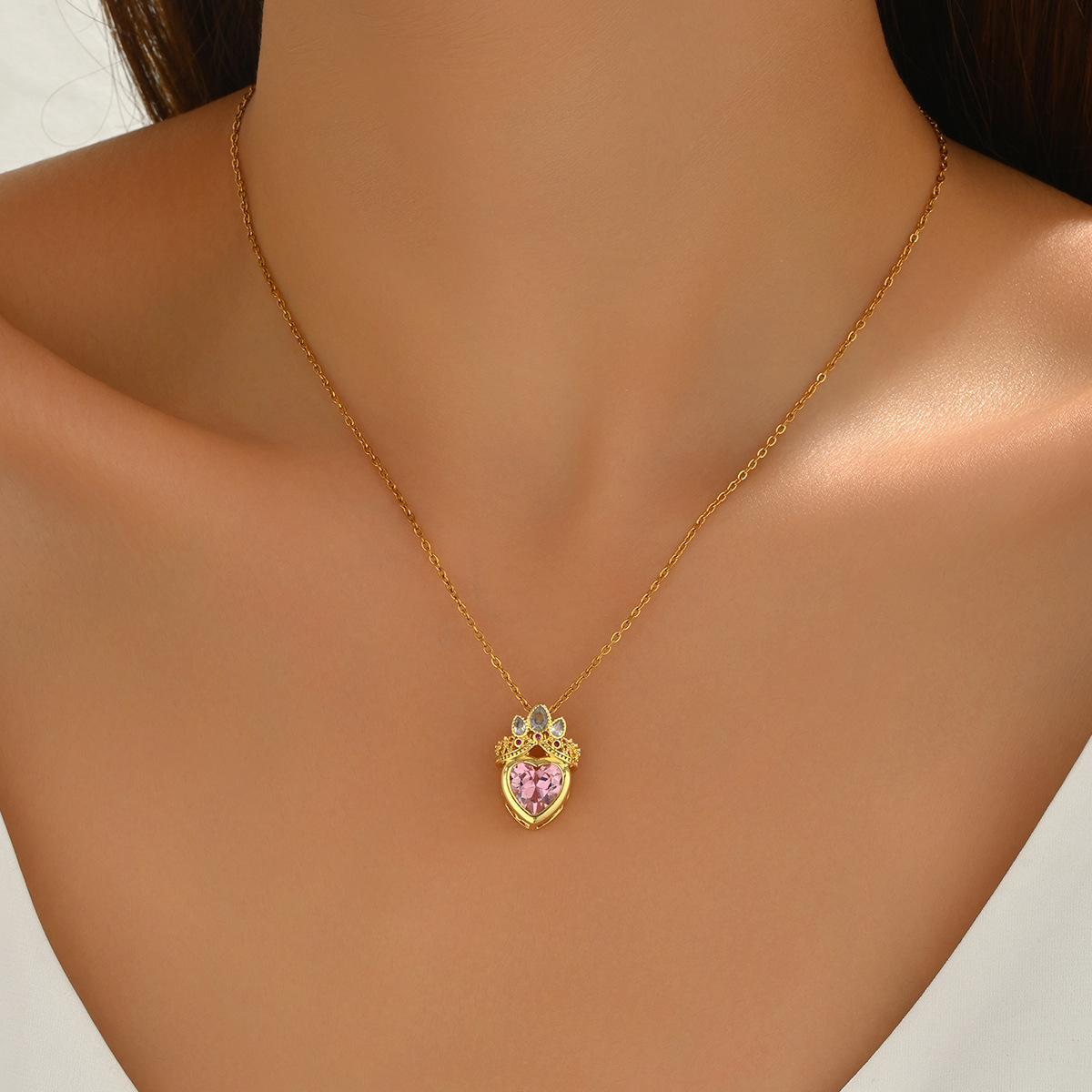 Light Luxury Cross-border European American Women Neck Jewelry, Geometric Crown Pendant Necklace With Heart Shaped Cubic Zirconia Inlay, Versatile Dai