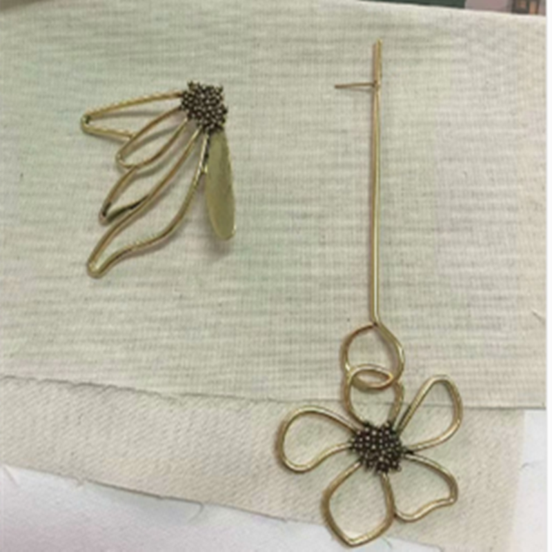 Retro exaggerated flower asymmetric Earrings