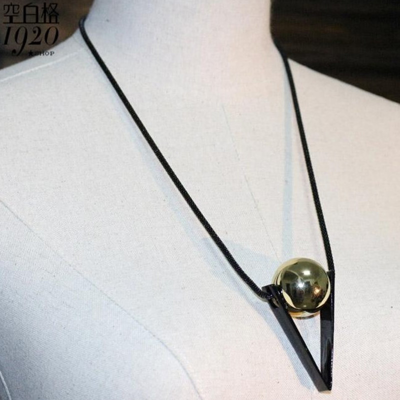 Women's Geometric Triangle Beads Necklace Clavicle Chain