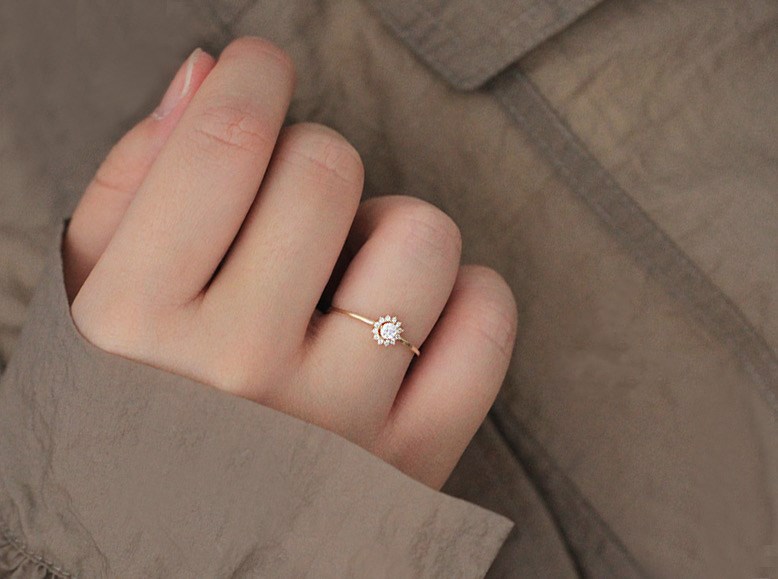 Japanese Light Luxury Micro-encrusted Flower Ring With Delicate And Slender Ring