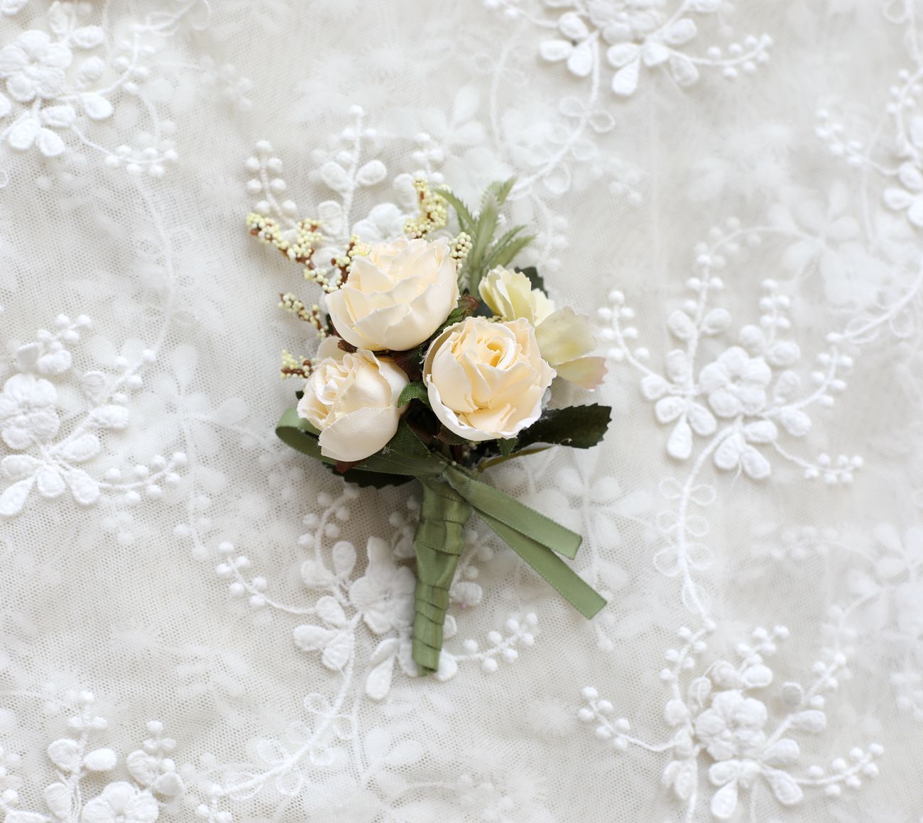 Gift Wrapping Groom And Groomsman Corsage — foto 14