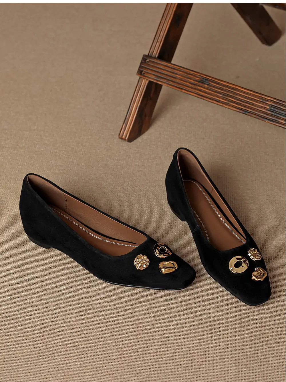 2026 New Arrival Women's French Retro Sheep Suede Low Cut Pumps, Studded Invisible Height Increase Commute Work Shoes