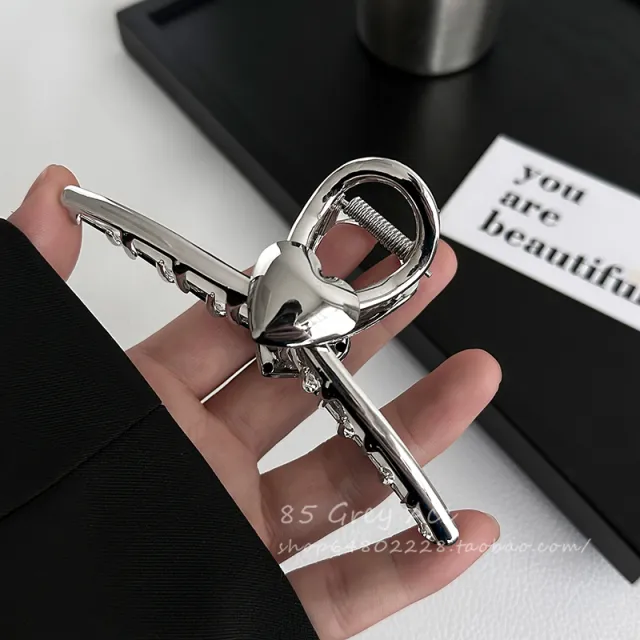 Simple And Versatile Metal Love Hair Clip For Women Metal Love Grip - Shop at LoveMi