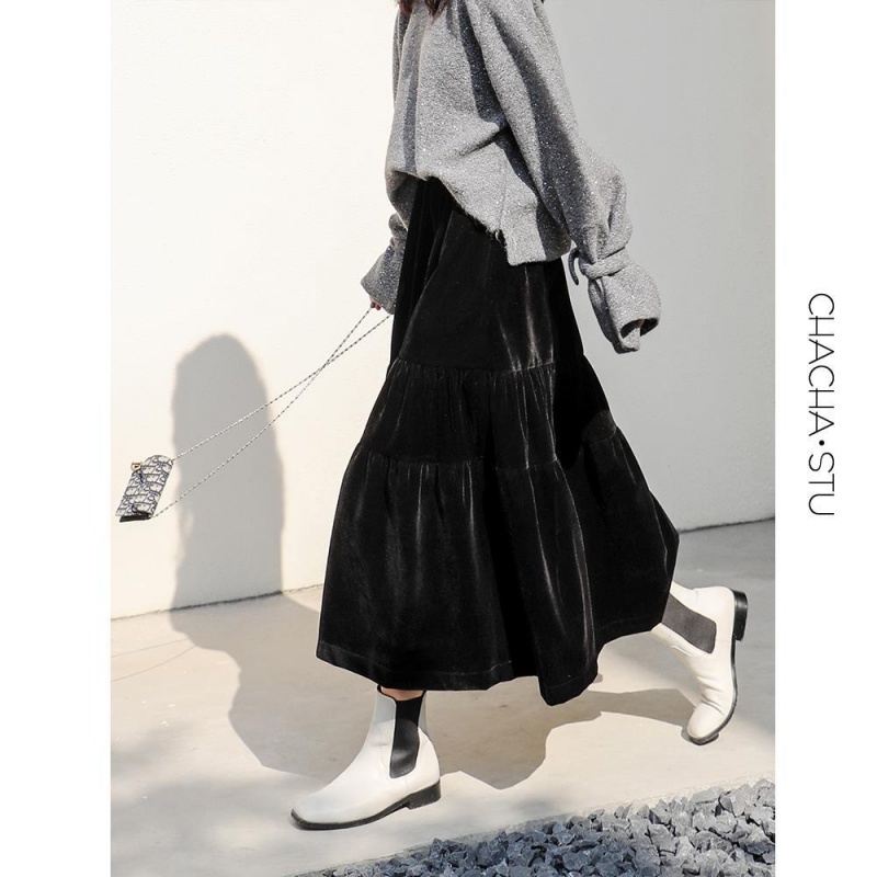 Fashion Ladies Black Thick Velvet Mid-length A-line Skirt