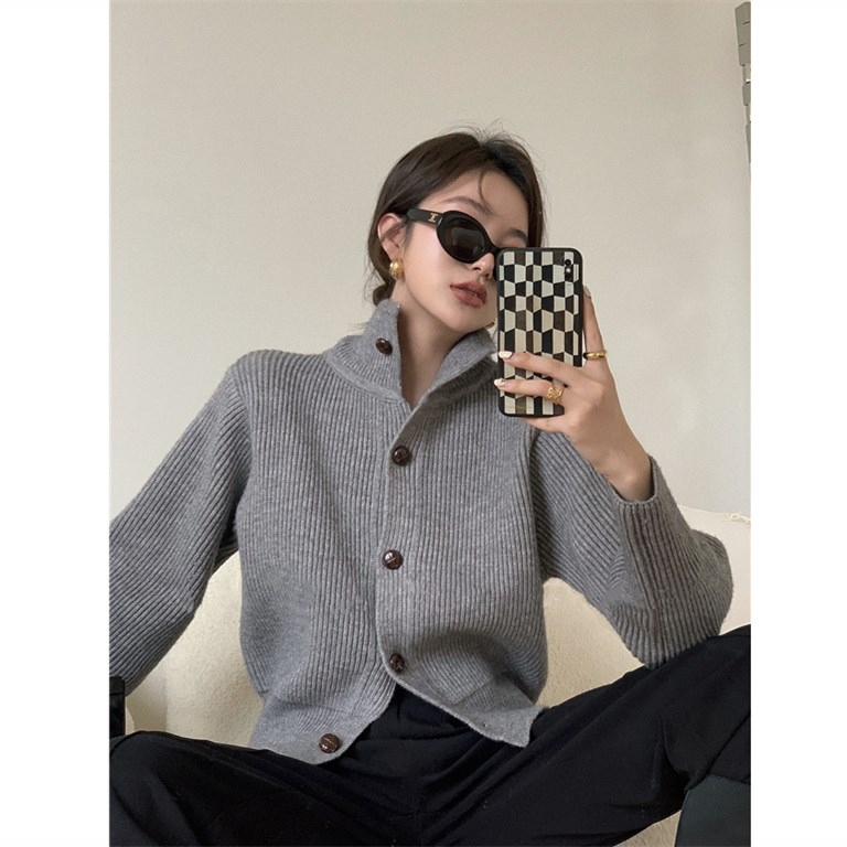 Title 5, Stand-up Collar Knitted Top Women