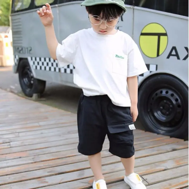 Solid Color Boy's Thin Loose Cropped Cargo