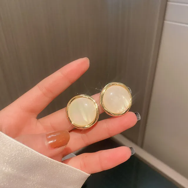 Light Luxury Ponytail Buckle Hairpin Senior Sense Updo Hair Round Earrings Beige - Shop at LoveMi