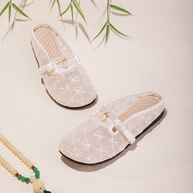 Summer Soft Sole Mesh Slip-On Sandals For Women -Breathable Outdoor Slippers With Oriental Embroidery Canvas Shoe Design
