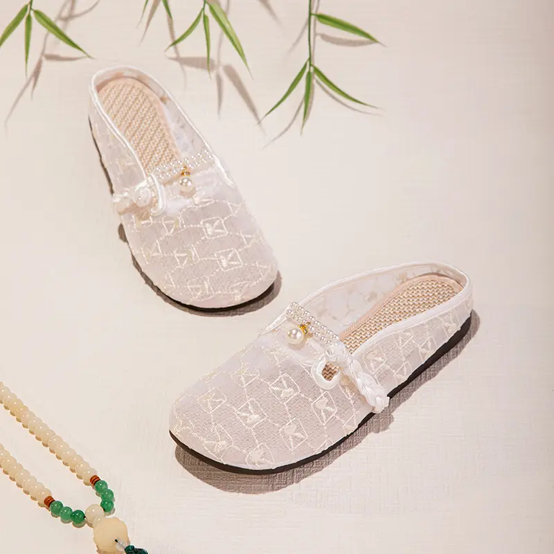 Summer Soft Sole Mesh Slip-On Sandals For Women -Breathable Outdoor Slippers With Oriental Embroidery Canvas Shoe Design