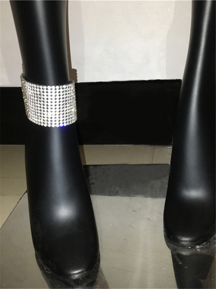 خاتم قدم نسائي بتصميم بونك مبالغ مزين بالألماس للسهرة والنوادي