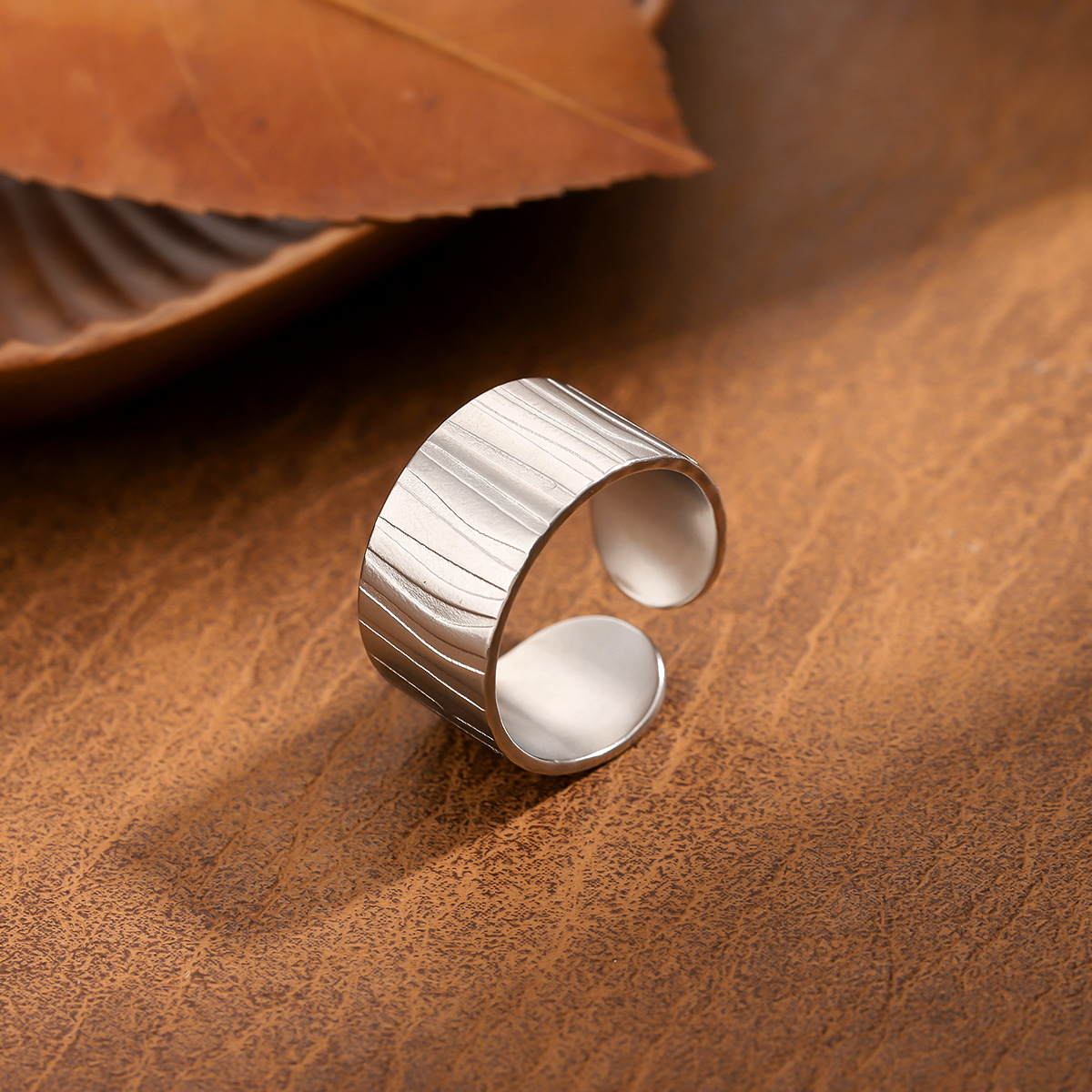 Bold Wide Band Clover Open Ring, Stainless Steel Leaf Ring, Minimalist Niche Design thumbnail 8