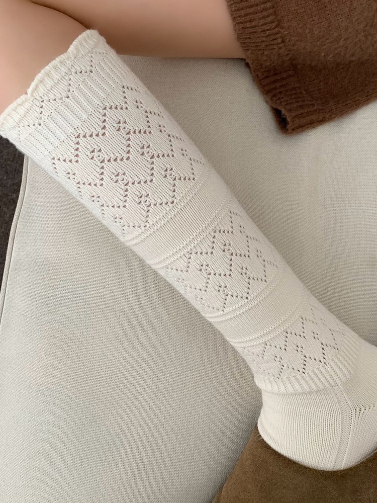 White Hollow Out Knit Calf Socks, Lace Pattern Breathable Mid-Calf Socks, Coquette Aesthetic Casual Socks For Women