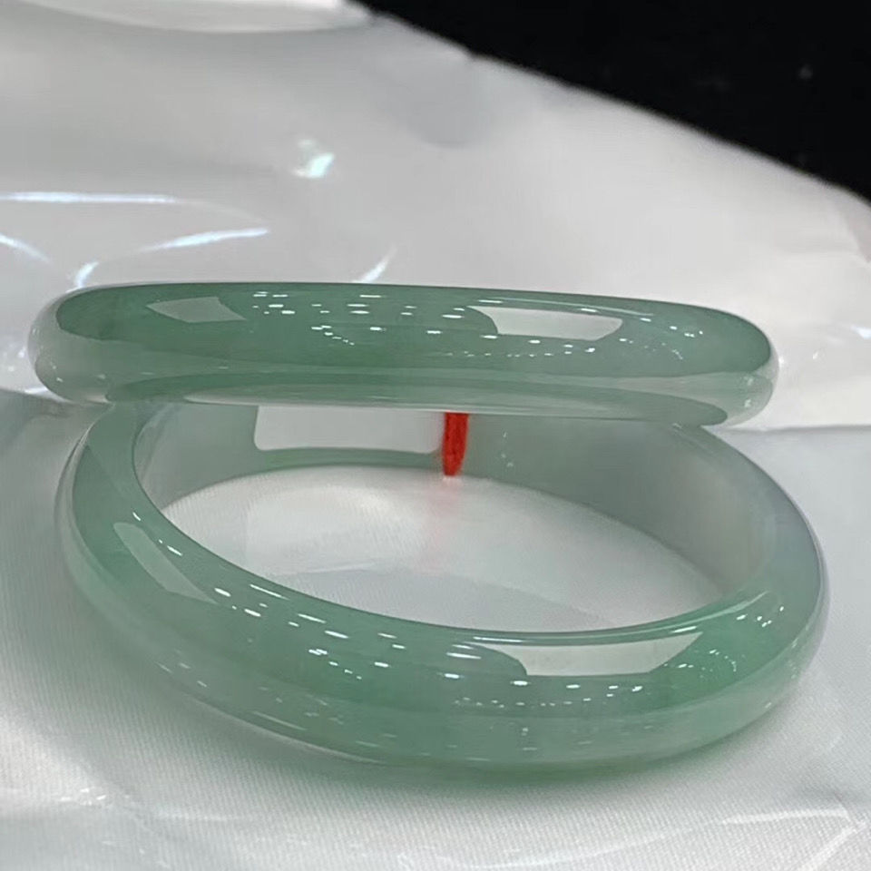 Title 2, Natural Icy Ice Waxy Kinds Oil Green Jade Brace...