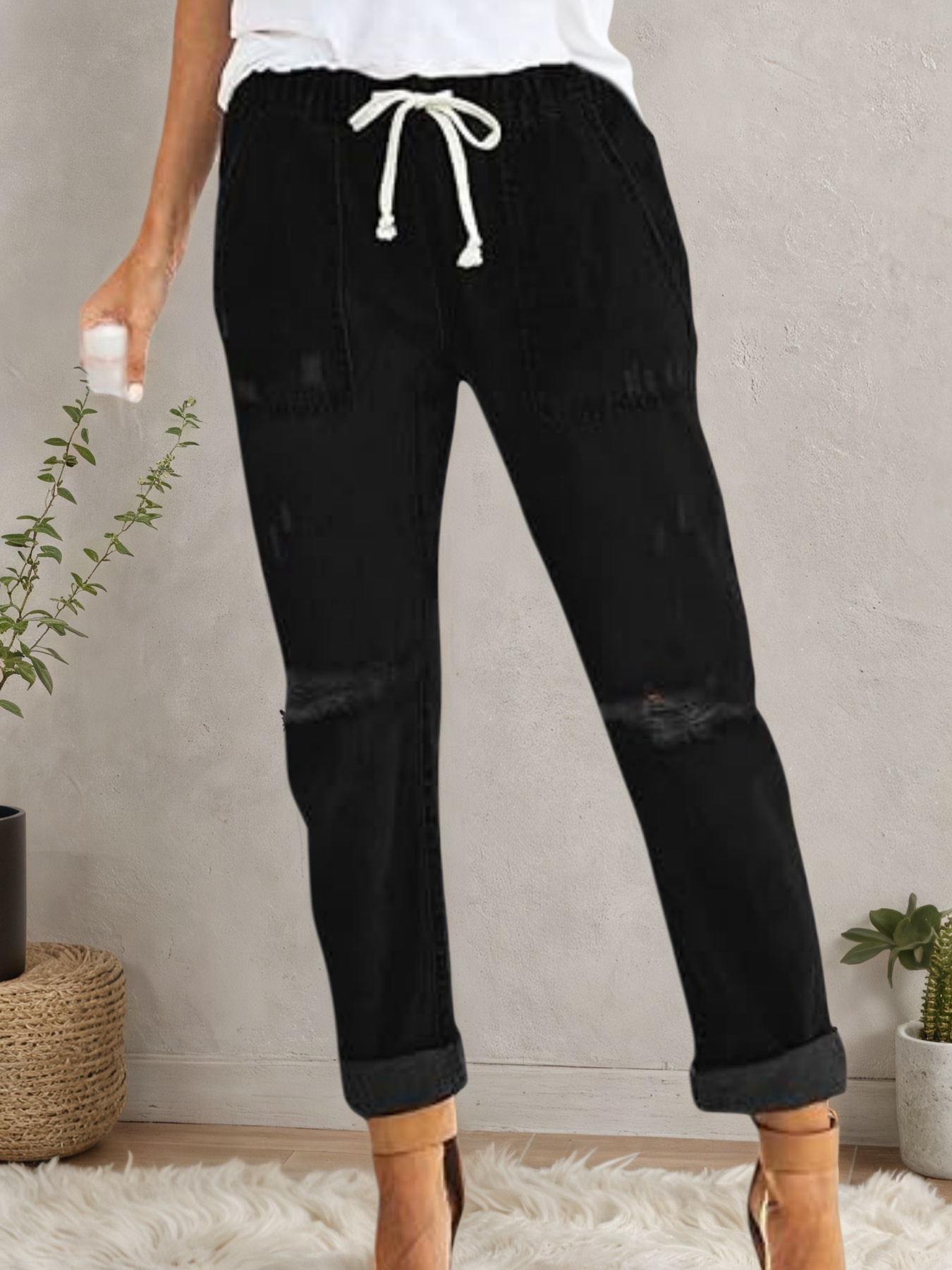 Women’s Distressed Stretch Jeans
