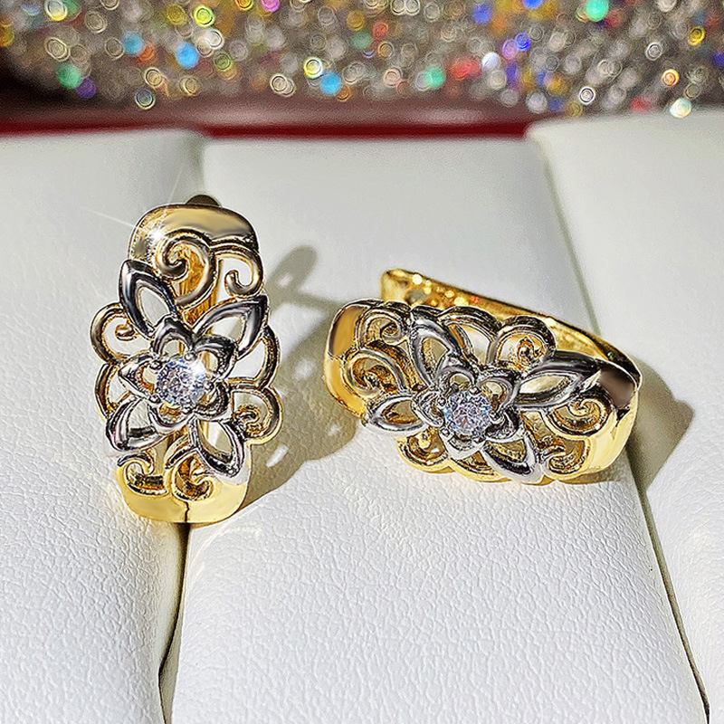 Exquisite Hollow Pattern Color Separation Ear Buckles