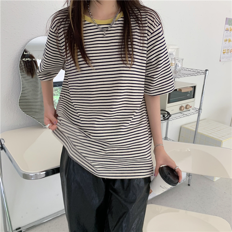 Title 1, Striped T-shirt Female Chic Retro Hong Kong Fla...