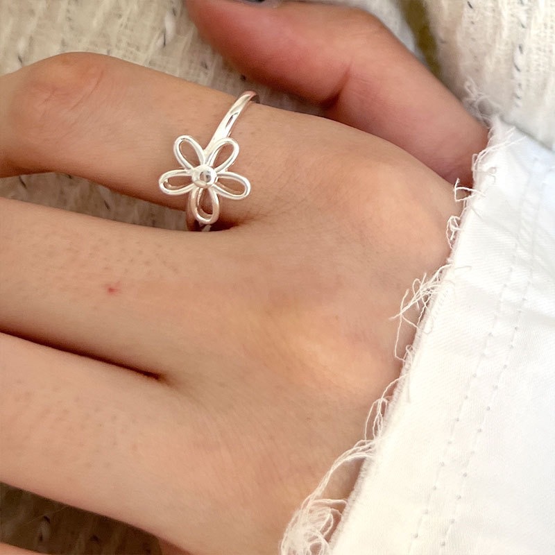 Title 1, 925 Sterling Silver Bright Silver Flower Ring