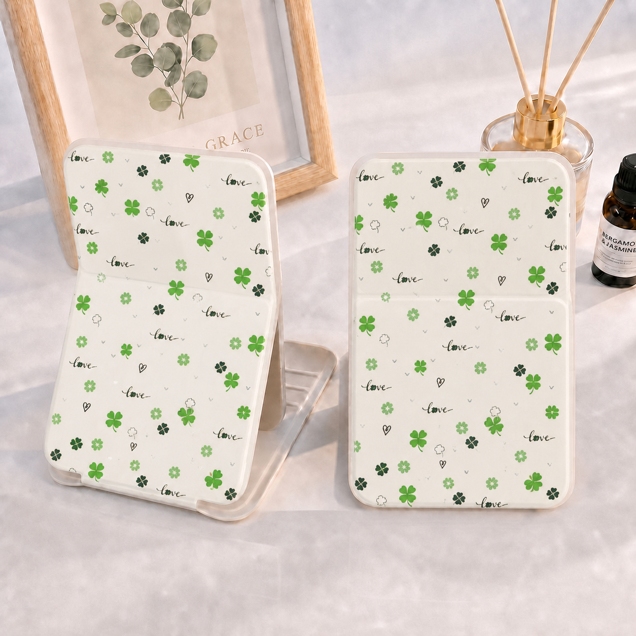 Lucky Clover Folding Compact Mirror Portable Pocket Double Sided Magnifying Makeup Mirror Travel Cosmetic Mirror Girls Gift Multiple Patterns Custom