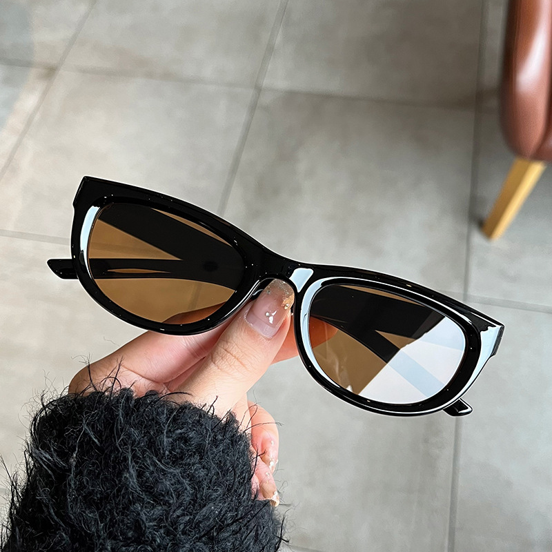 Title 8, Retro Black Cat Eye UV Resistant Sunglasses