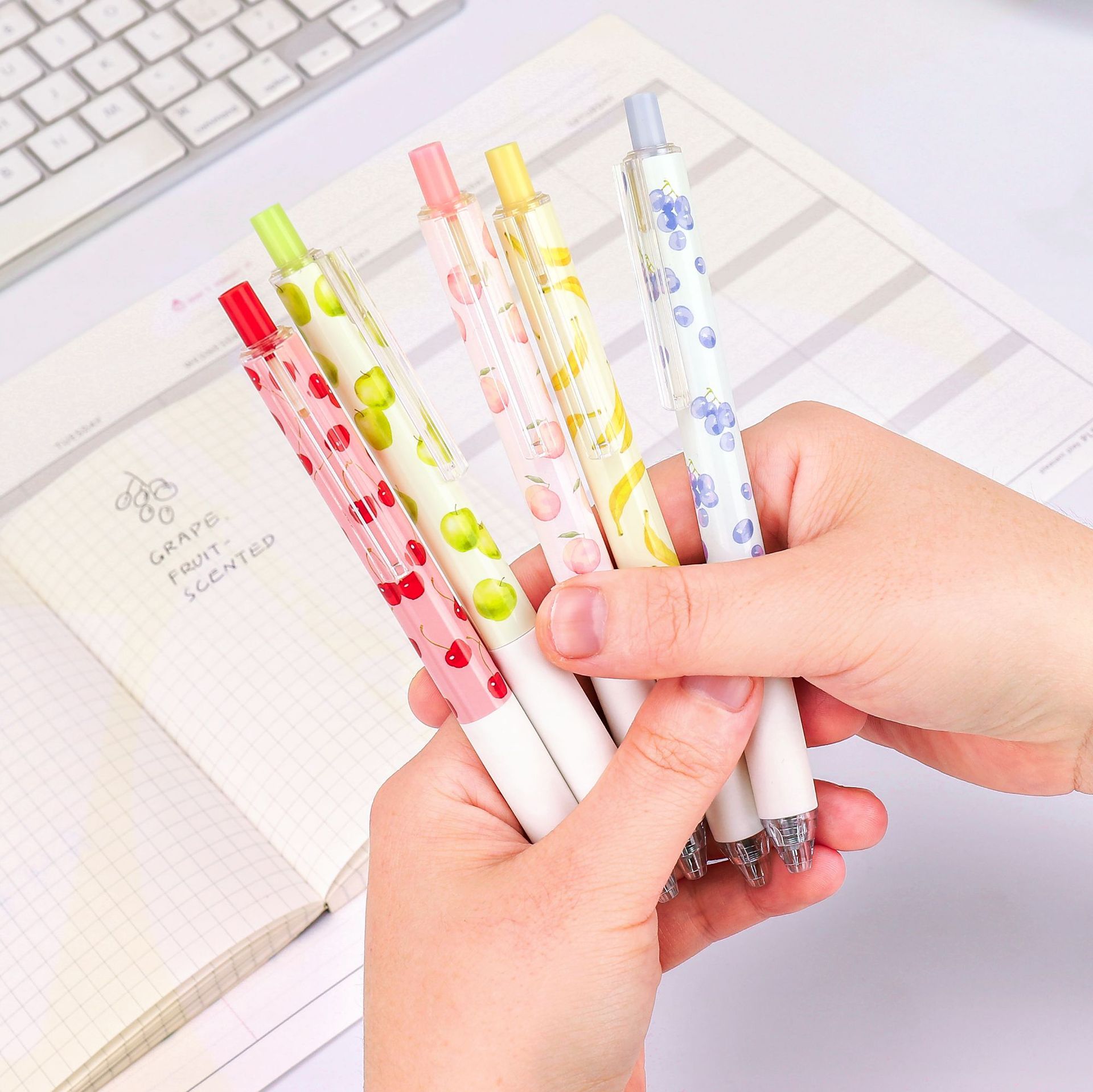 Creative Scented Fruit Flavored Pressurized Unisex Pen