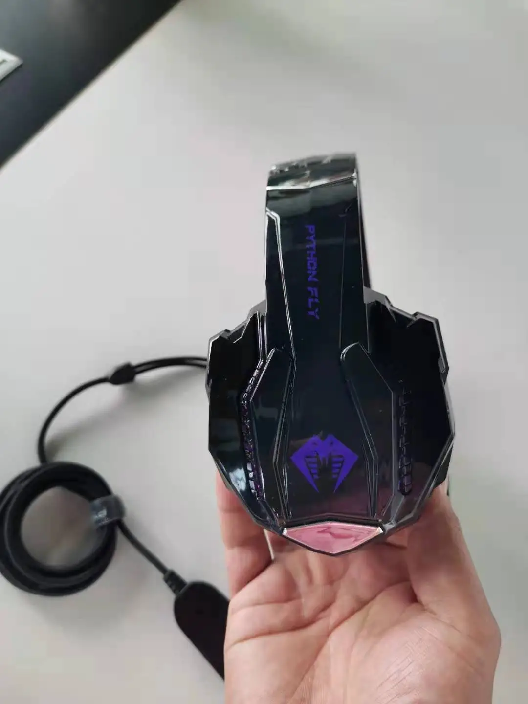Headphones Are Actually Wired Gaming Headsets – image 7