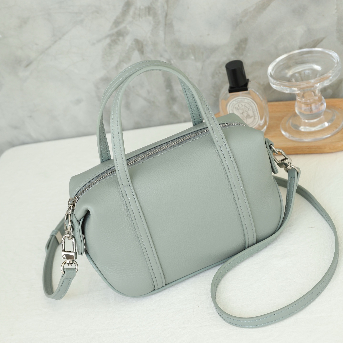 Top-grain Leather Textured Small Square Bag For Women, New Korean-style Trendy Shoulder Boston Bag With Crossbody And Hand-carry Options — view 2