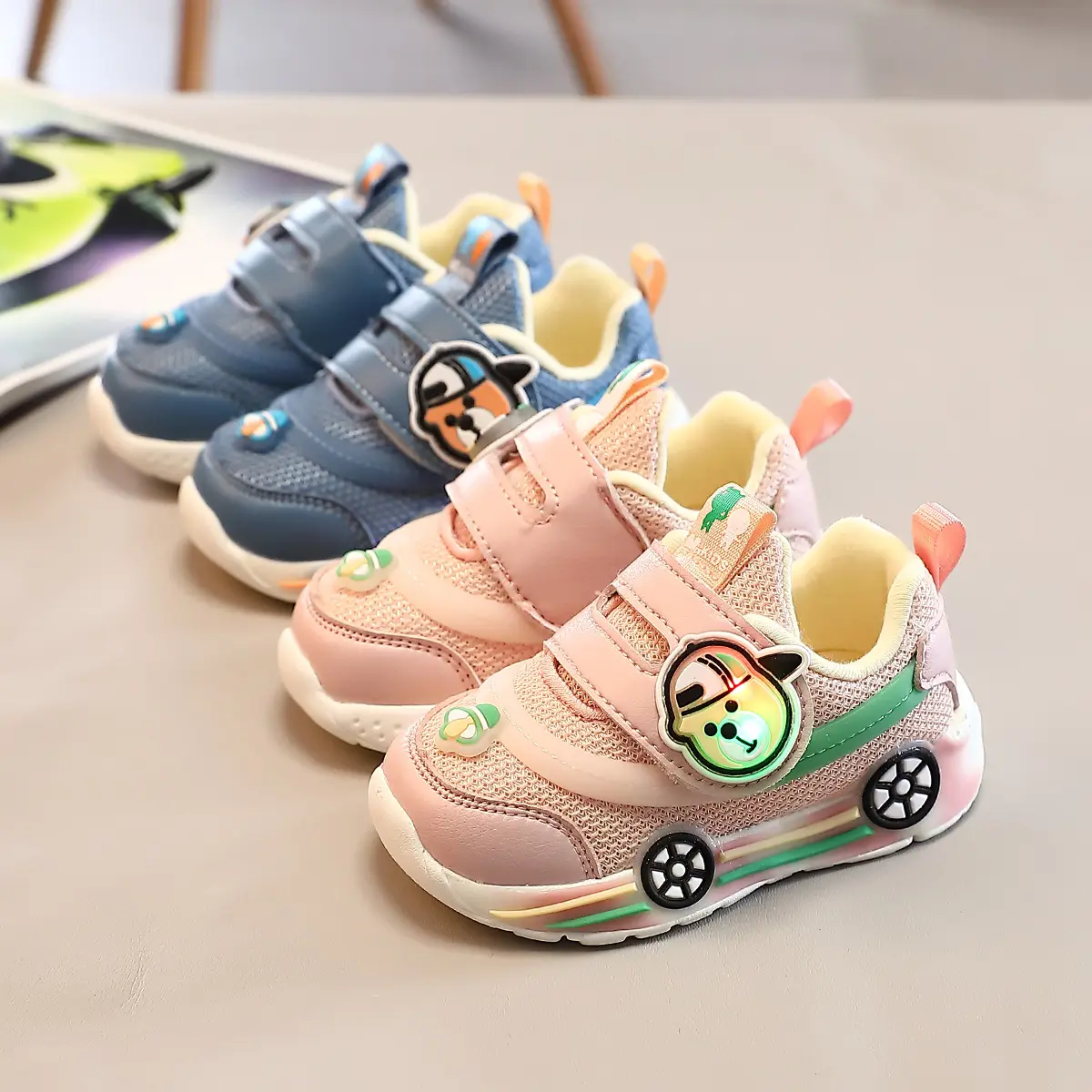 New Style Children's Shoes, Soft-soled Sports Light-up