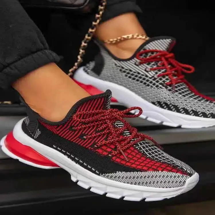 Low-cut Color Matching Round Toe Flat-bottom Flying Knit Sneakers Women
