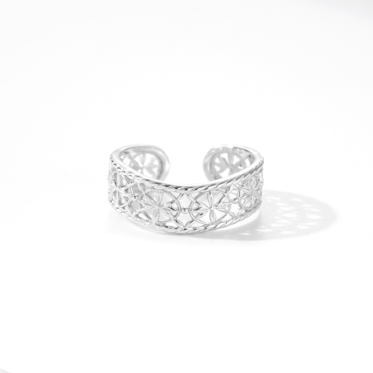 Sterling Silver Light Luxury Ring Hollow Pattern